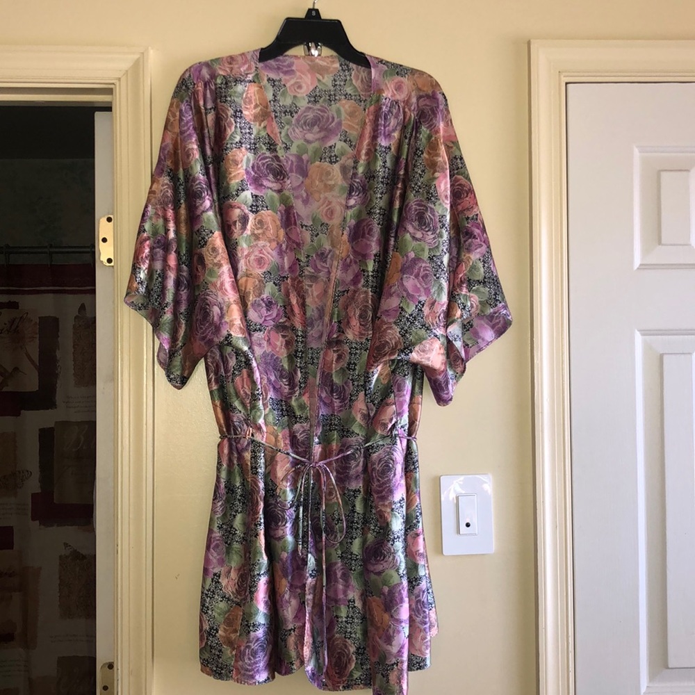 Intimate Pleasures sz 25/26 Satin Belted Robe